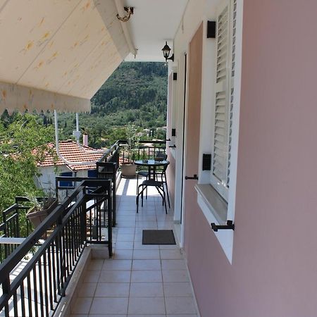Casa Serena Asprogerakata ภายนอก รูปภาพ