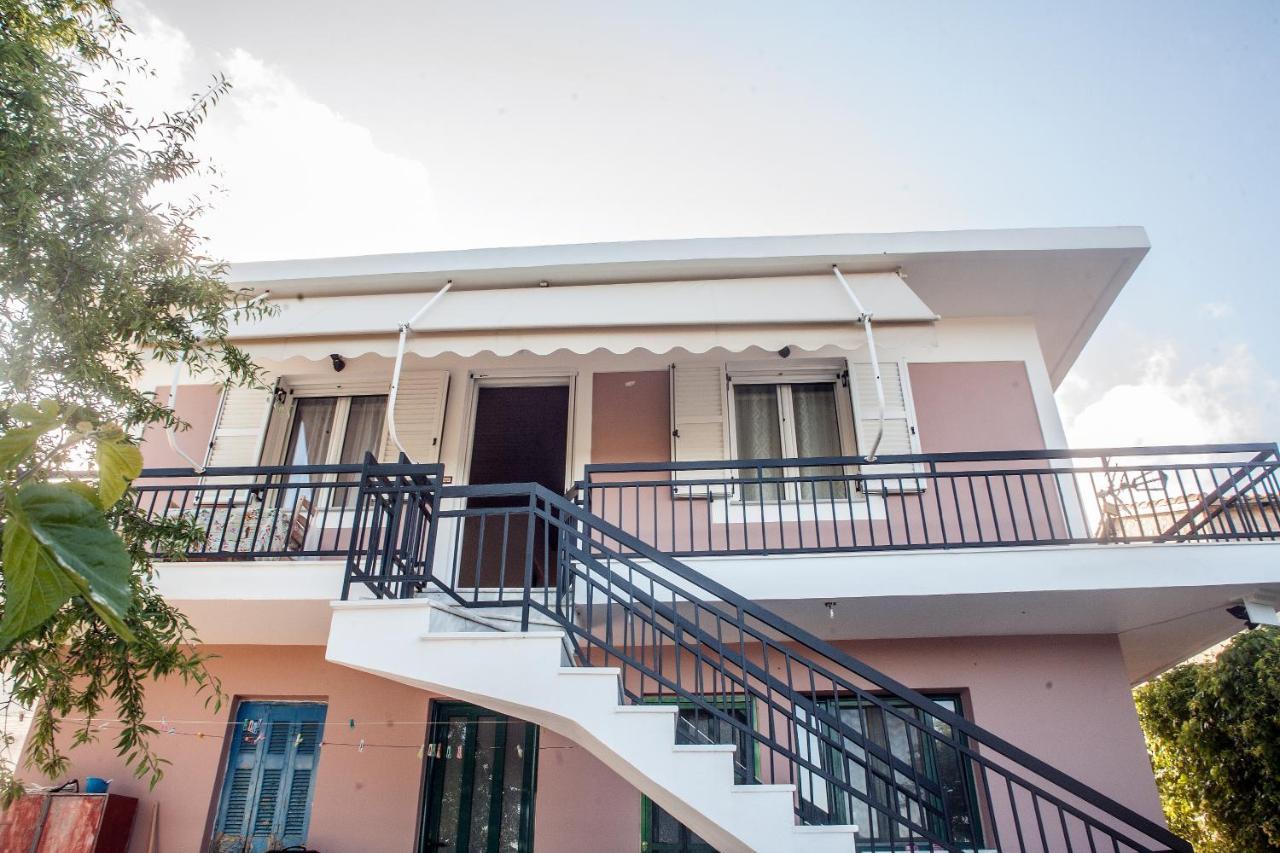 Casa Serena Asprogerakata ภายนอก รูปภาพ
