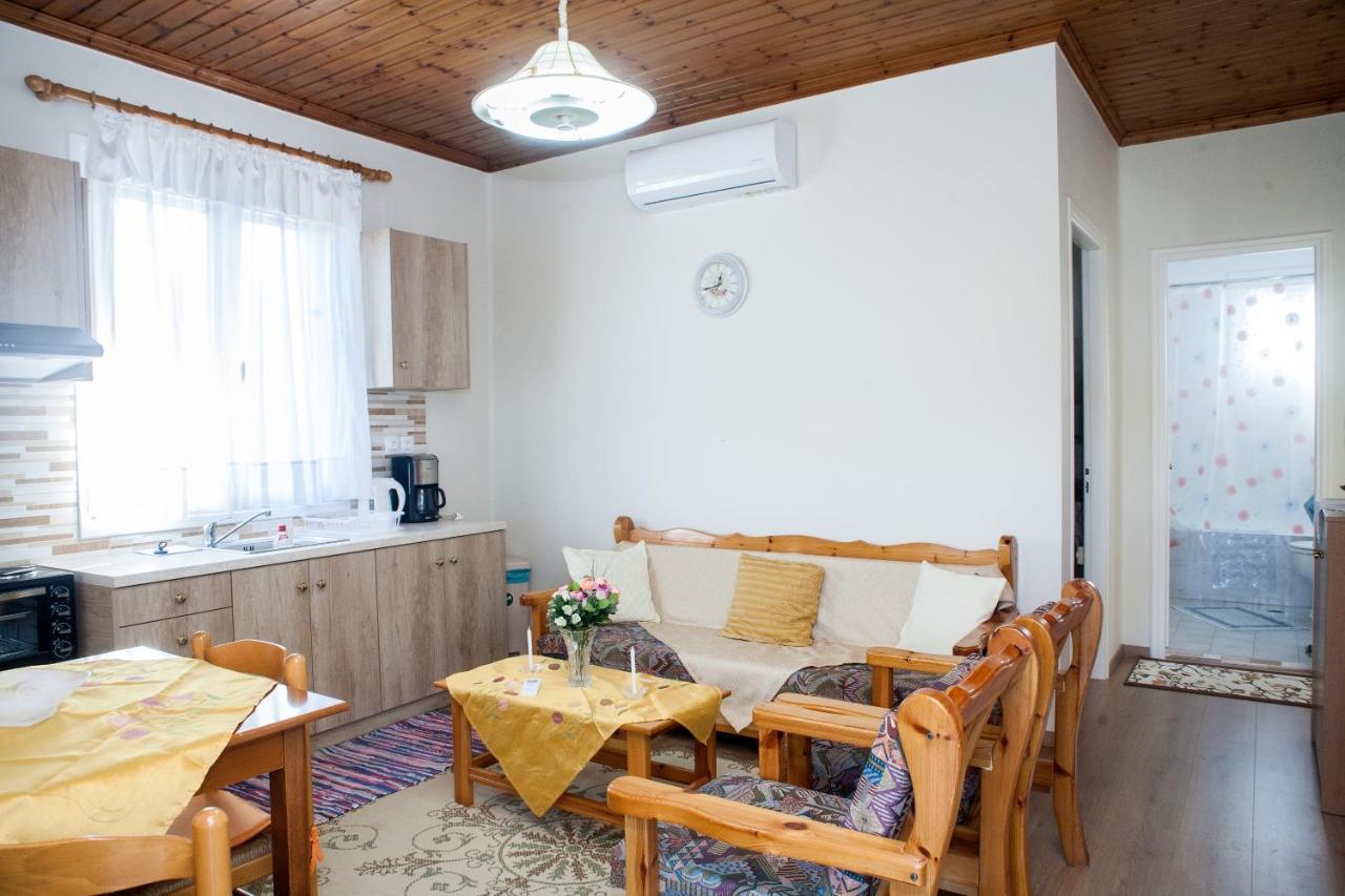 Casa Serena Asprogerakata ภายนอก รูปภาพ