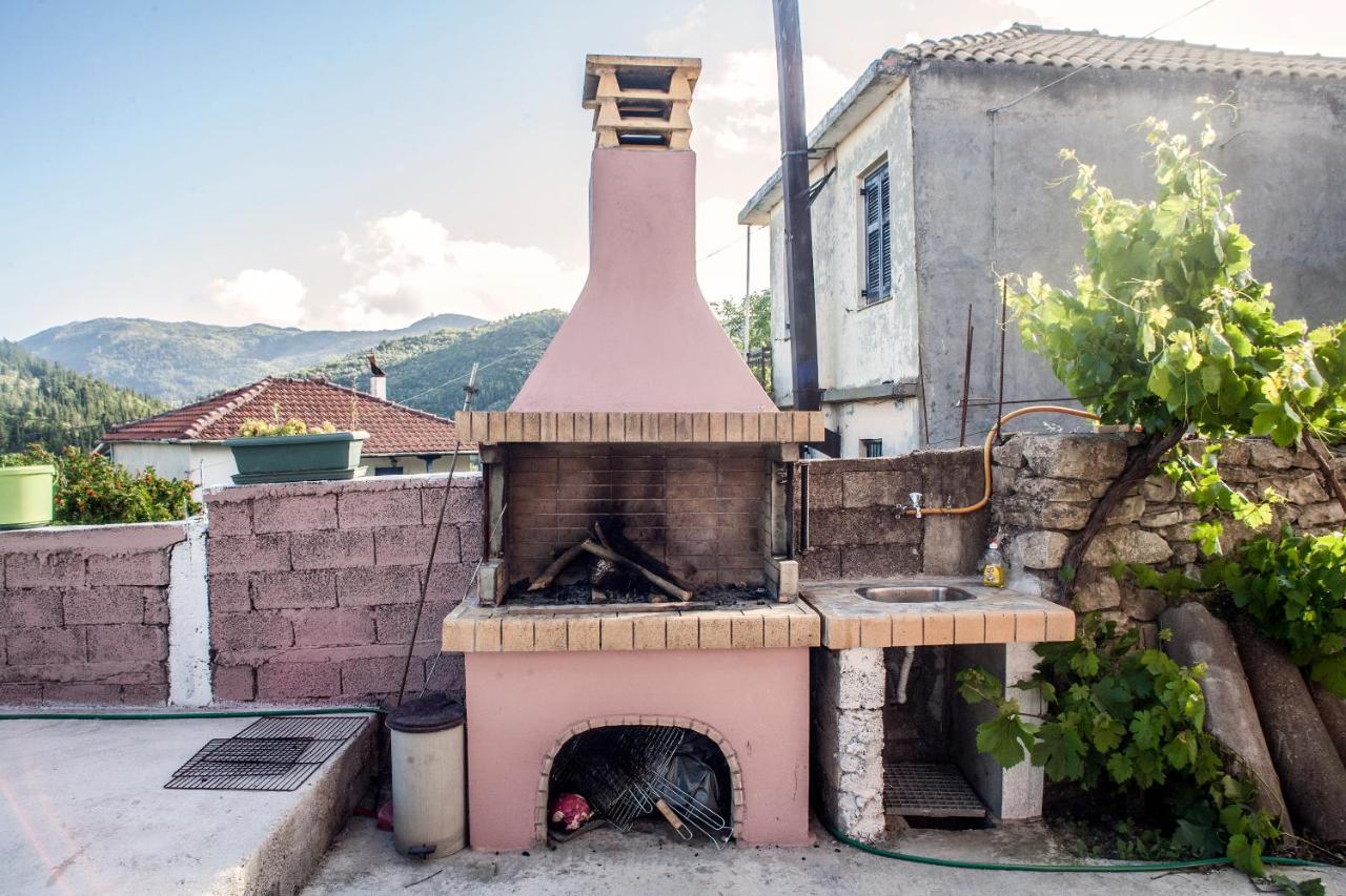 Casa Serena Asprogerakata ภายนอก รูปภาพ