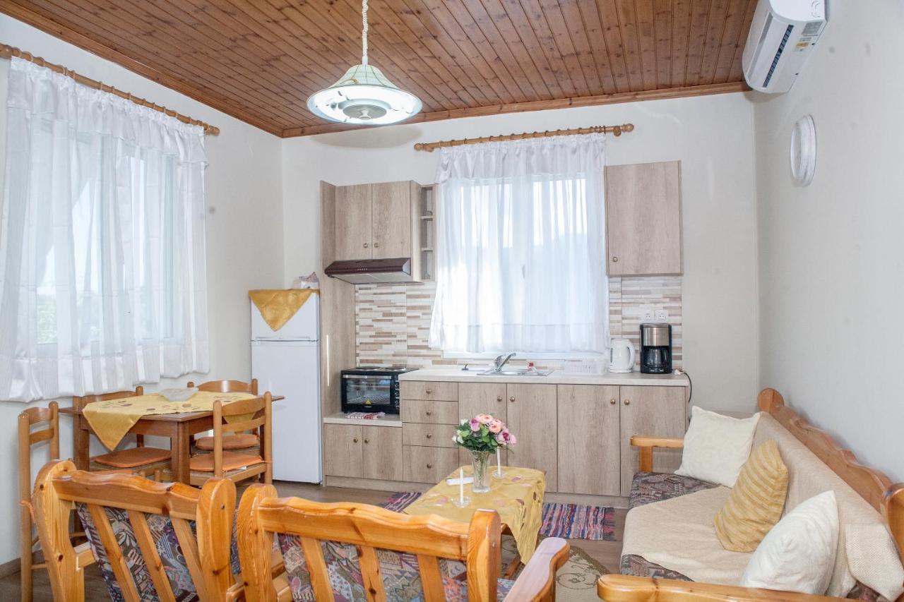 Casa Serena Asprogerakata ภายนอก รูปภาพ