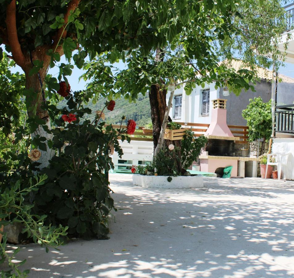 Casa Serena Asprogerakata ภายนอก รูปภาพ