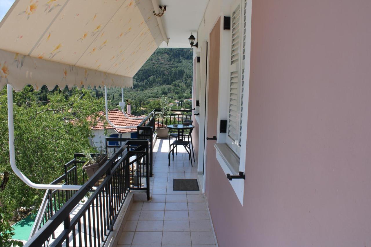 Casa Serena Asprogerakata ภายนอก รูปภาพ